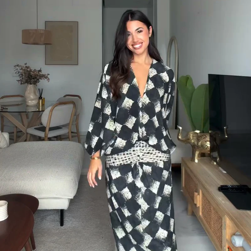 V-Neck Loose Waist Cinched Long Dress Woman Contrasting Colors Short Sleeve Pleated Maxi Dresses Chic Vacation Women's New Dress