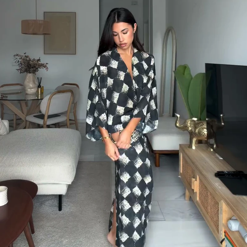 V-Neck Loose Waist Cinched Long Dress Woman Contrasting Colors Short Sleeve Pleated Maxi Dresses Chic Vacation Women's New Dress