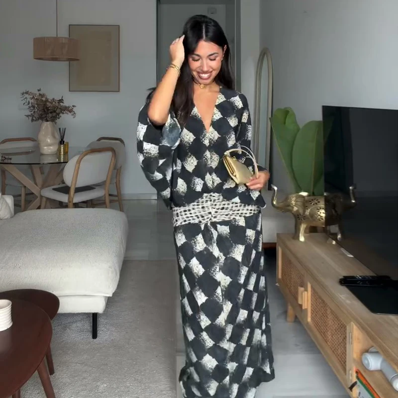 V-Neck Loose Waist Cinched Long Dress Woman Contrasting Colors Short Sleeve Pleated Maxi Dresses Chic Vacation Women's New Dress