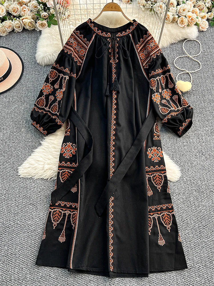 Bohemian Retro Ethnic Style Dress Women's New Spring Autumn Embroidered Lace Up Lantern Sleeves Waist Cinching Long Dress A155
