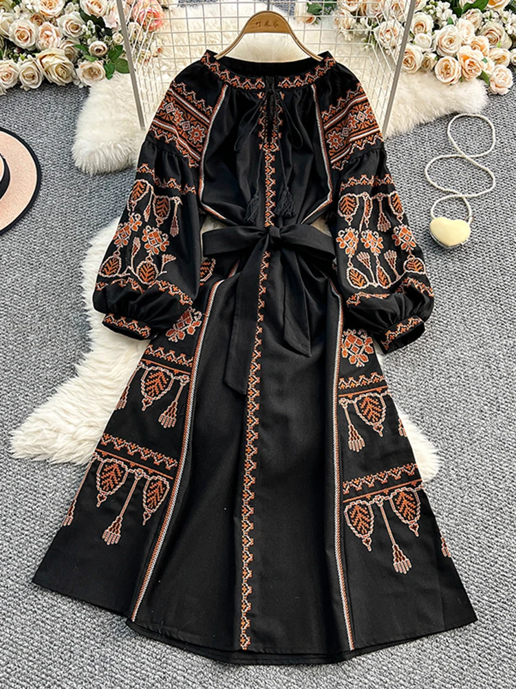 Bohemian Retro Ethnic Style Dress Women's New Spring Autumn Embroidered Lace Up Lantern Sleeves Waist Cinching Long Dress A155