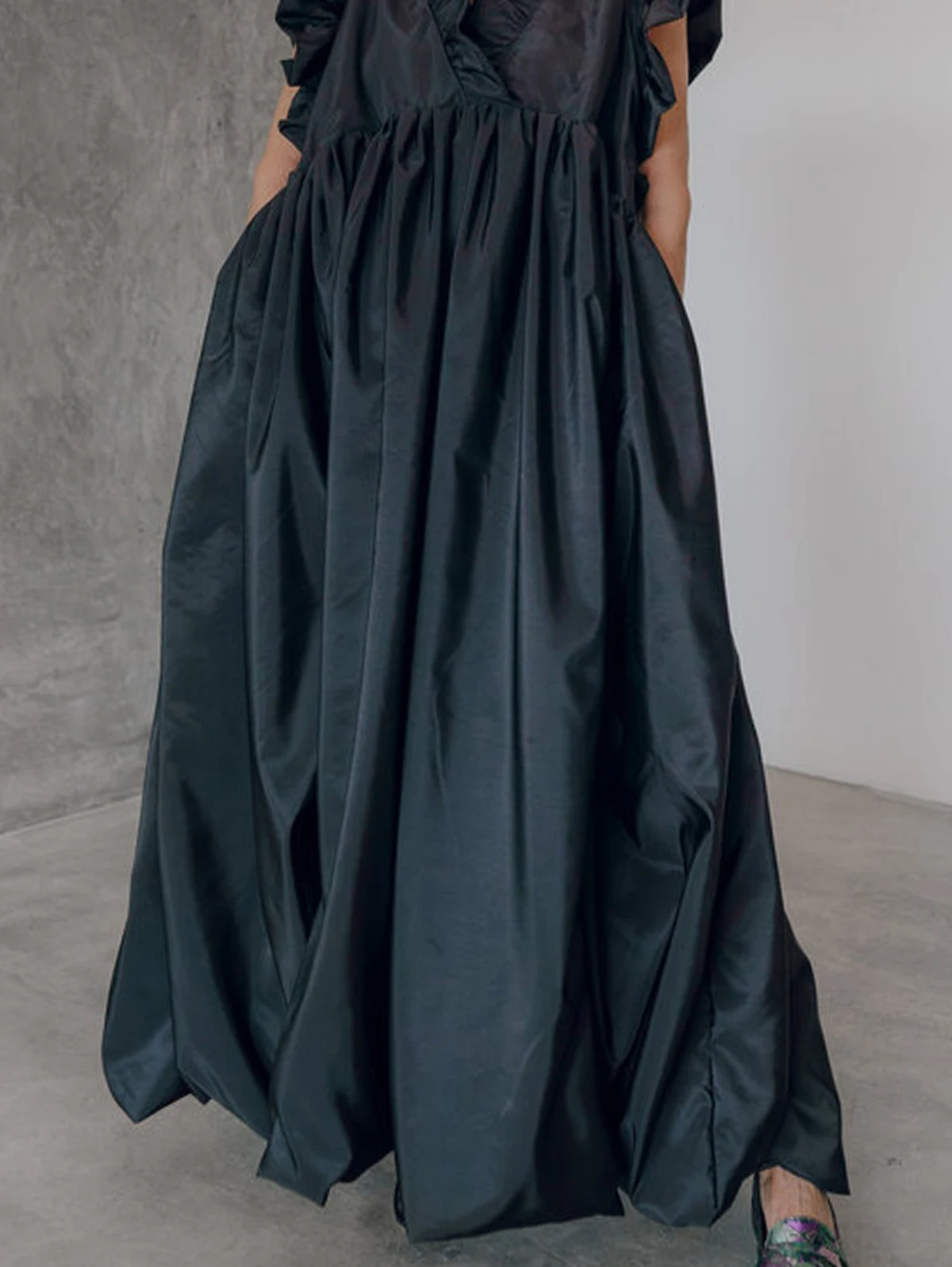 Elegant Women's Pleated Dress A-line Loose Ruffle Sleeveless Summer Casual Vintage Fashion V-Neck Summer Dress for Female