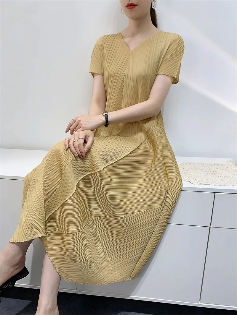 Miyake Bud Elegant Dresses for Women 2024 Autumn New Pleated Casual Fashion Solid Color Party Formal Occasion Dresses
