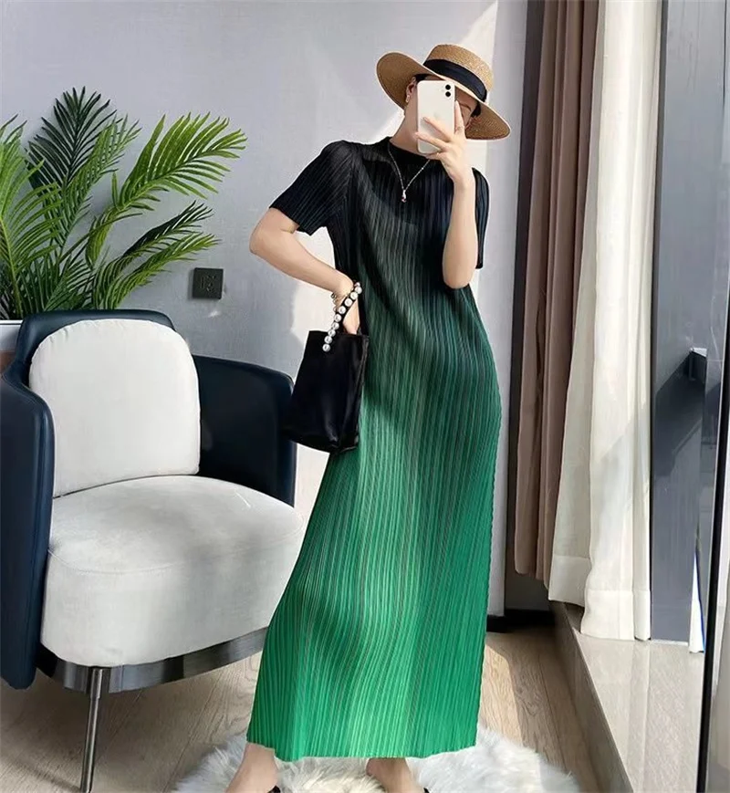 Long Dresses Elegant Party Dresses Woman Miyake Pleated Dress Female Gradient Long Loose Fashion Stitching Drape Bottoming Dress