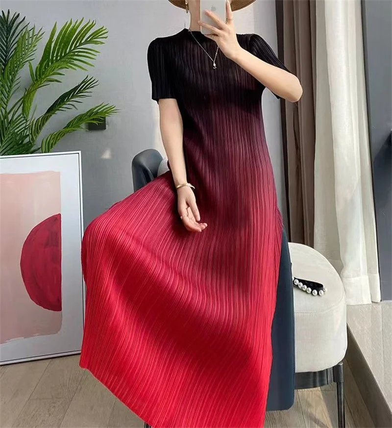 Long Dresses Elegant Party Dresses Woman Miyake Pleated Dress Female Gradient Long Loose Fashion Stitching Drape Bottoming Dress