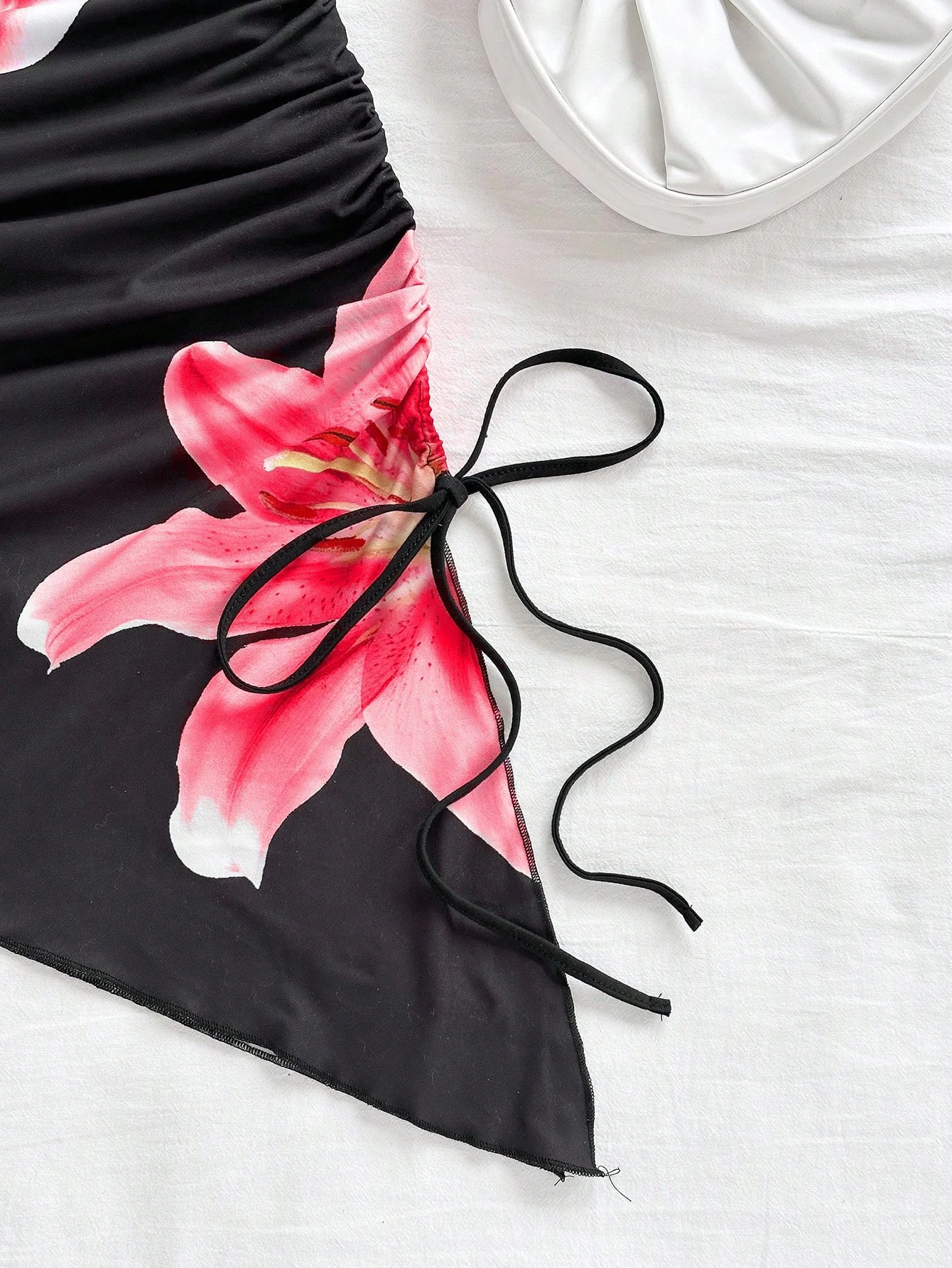 Women's Beach Vacation Graphic Floral Print Dress Asymmetric Hem Halter Neck Bow Bodycon Boho Short Dresses Streetwear 2025