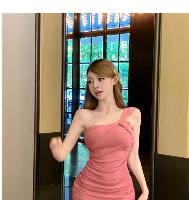 Summer women's sexy one-shoulder pleated slim dress butt-covering skirt