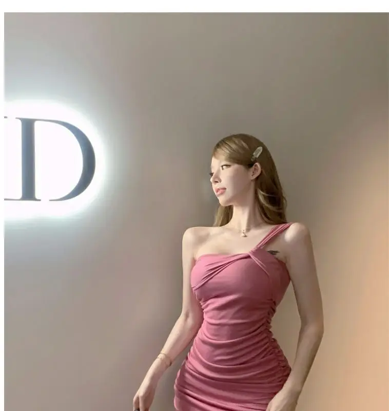 Summer women's sexy one-shoulder pleated slim dress butt-covering skirt