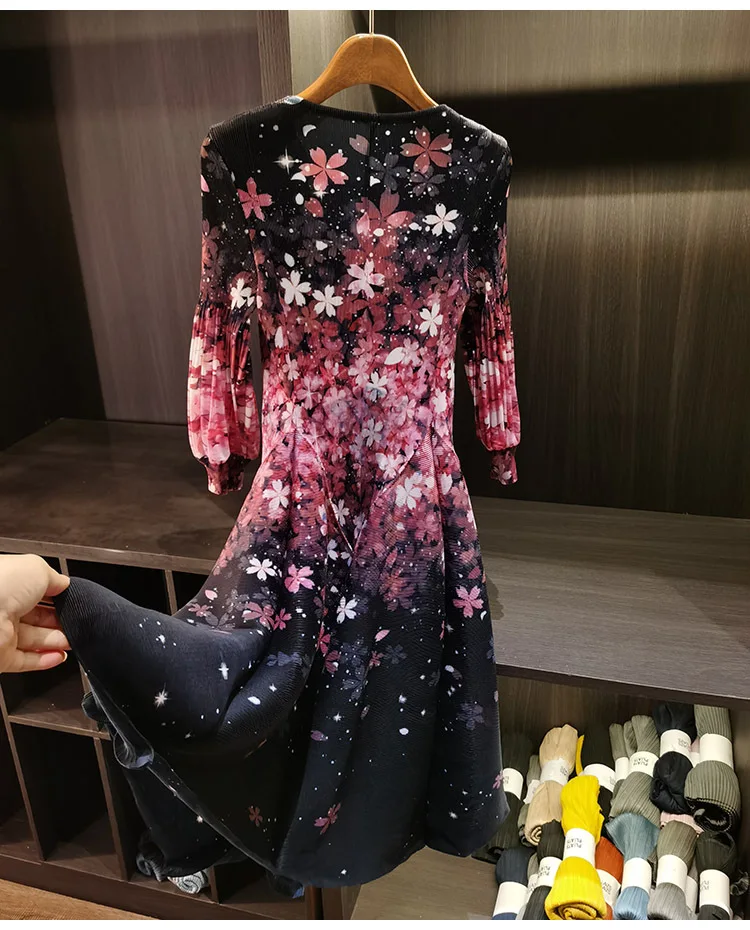 LANMREM Spring New Oil Painting Print Ruched Dress Women's Beach Vacation Platycodon French Long Dress Fairy Style