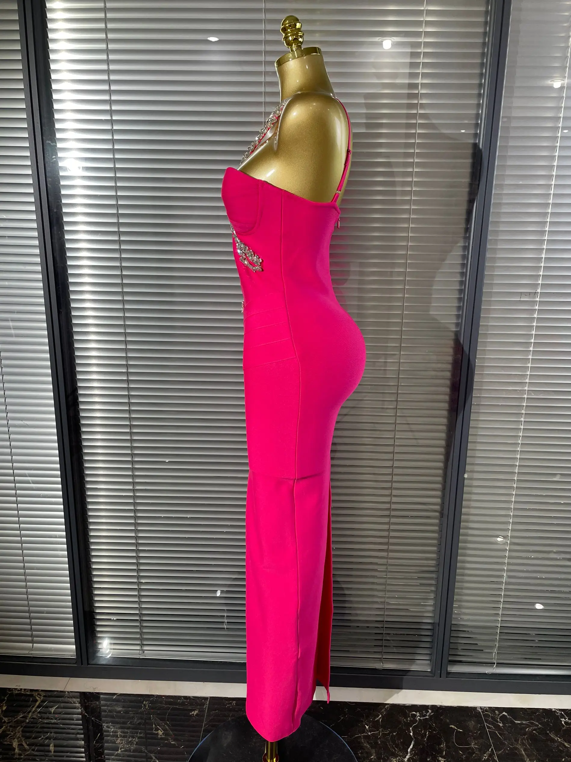 Women Sexy Sleeveless Luxury Rhinestone Maxi Long Bodycon Bandage Dressed Birthday Party Elegant Knitted Bodycon Clothing