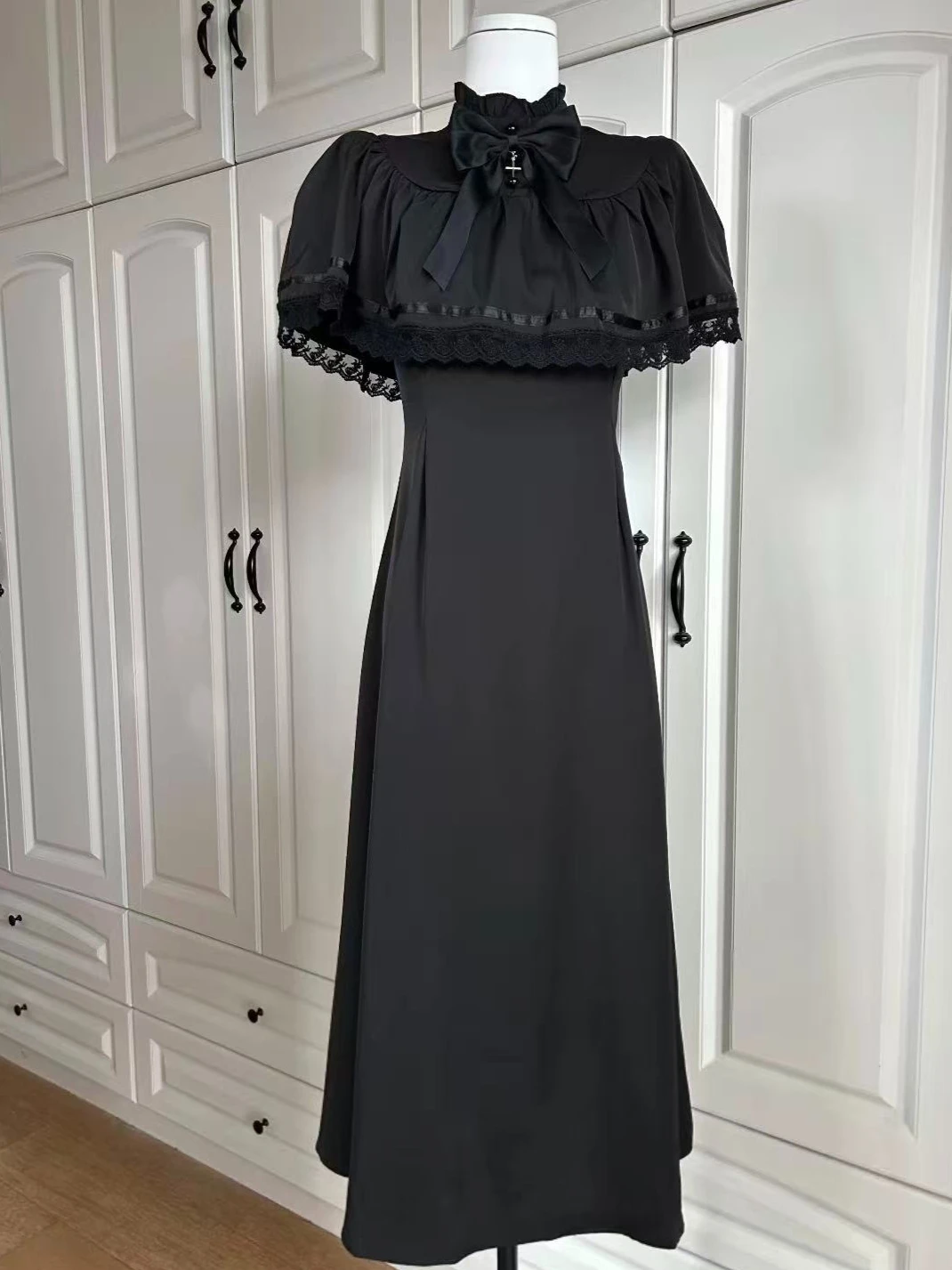 2026 Autumn New Women's Midi Dress French Vintage Lace Evening Gown Romantic Fairy Princess Style Elegant Party Formal Wear