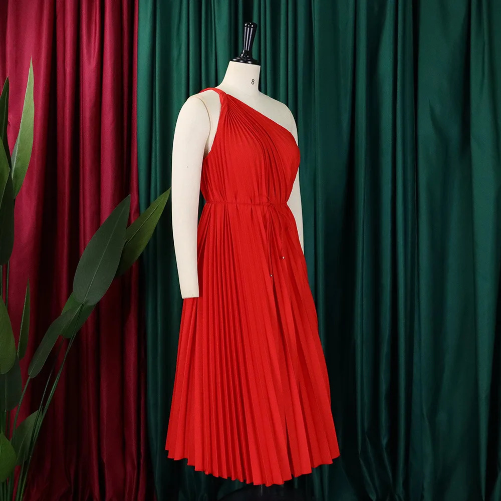 CM.YAYA Women One Shoulder Sleeveless Big Swing Pleated Knee Length Dress 2023 Fashion Street Vestidos Sexy Chic Dresses