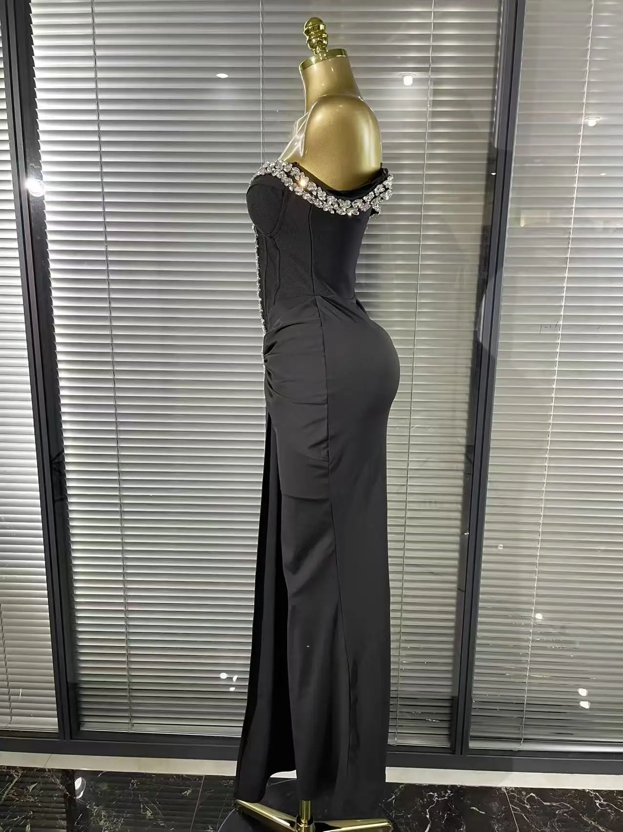 Black Color Women Sexy Off the Shoulder Shining Crystal Bodycon Long Gowns Dress Elegant Evening Party Celebrate Outfit