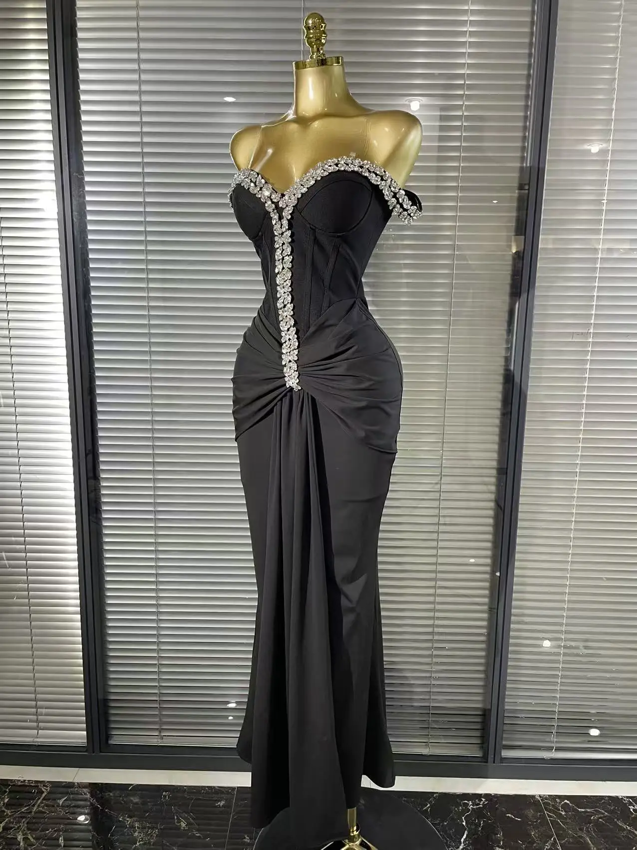 Black Color Women Sexy Off the Shoulder Shining Crystal Bodycon Long Gowns Dress Elegant Evening Party Celebrate Outfit