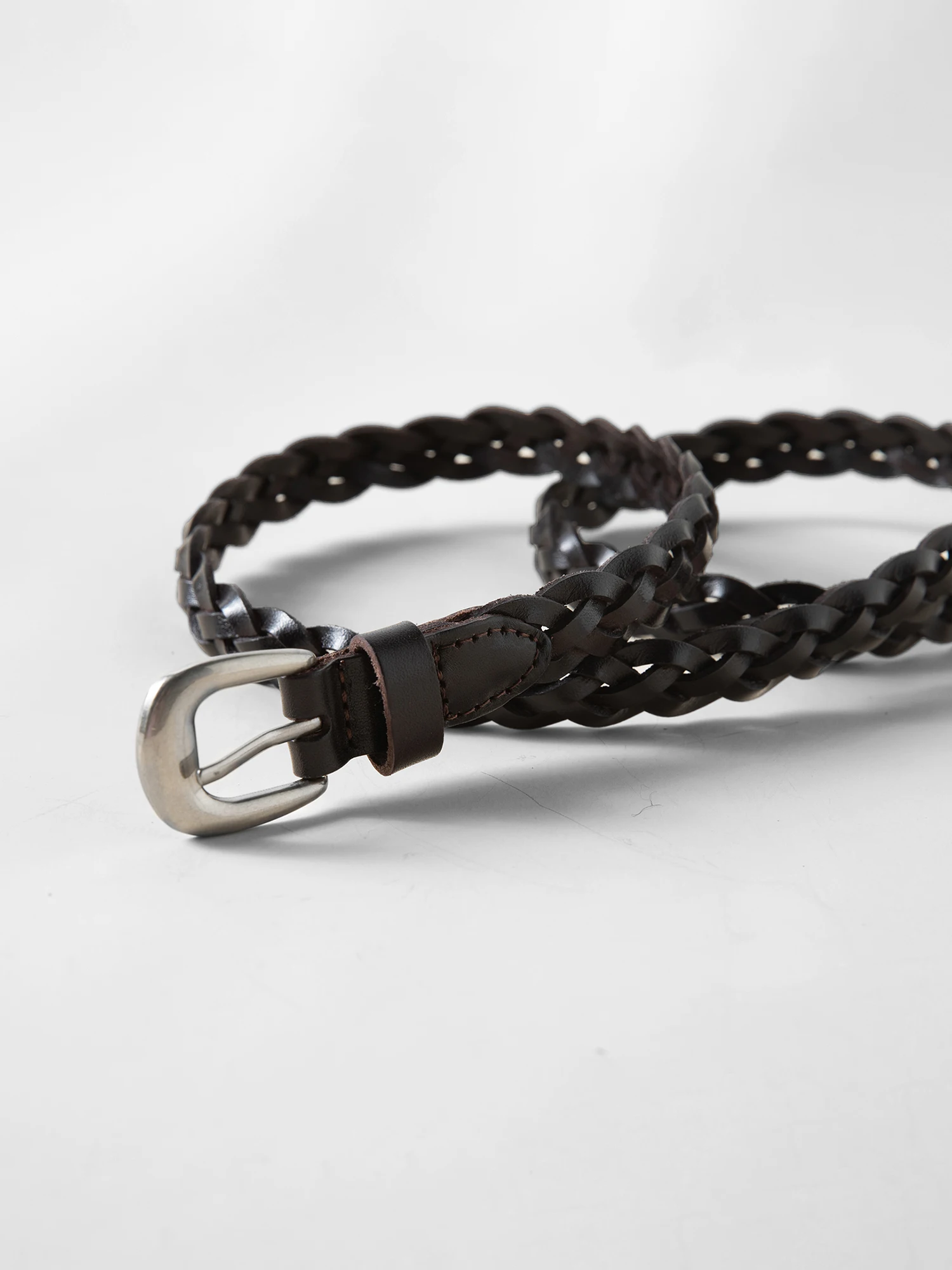 ZIQIAO 2026 Spring Women's Handwoven Cowhide Leather Belt - Braided Design Adjustable Waistband for Casual Daily Wear​