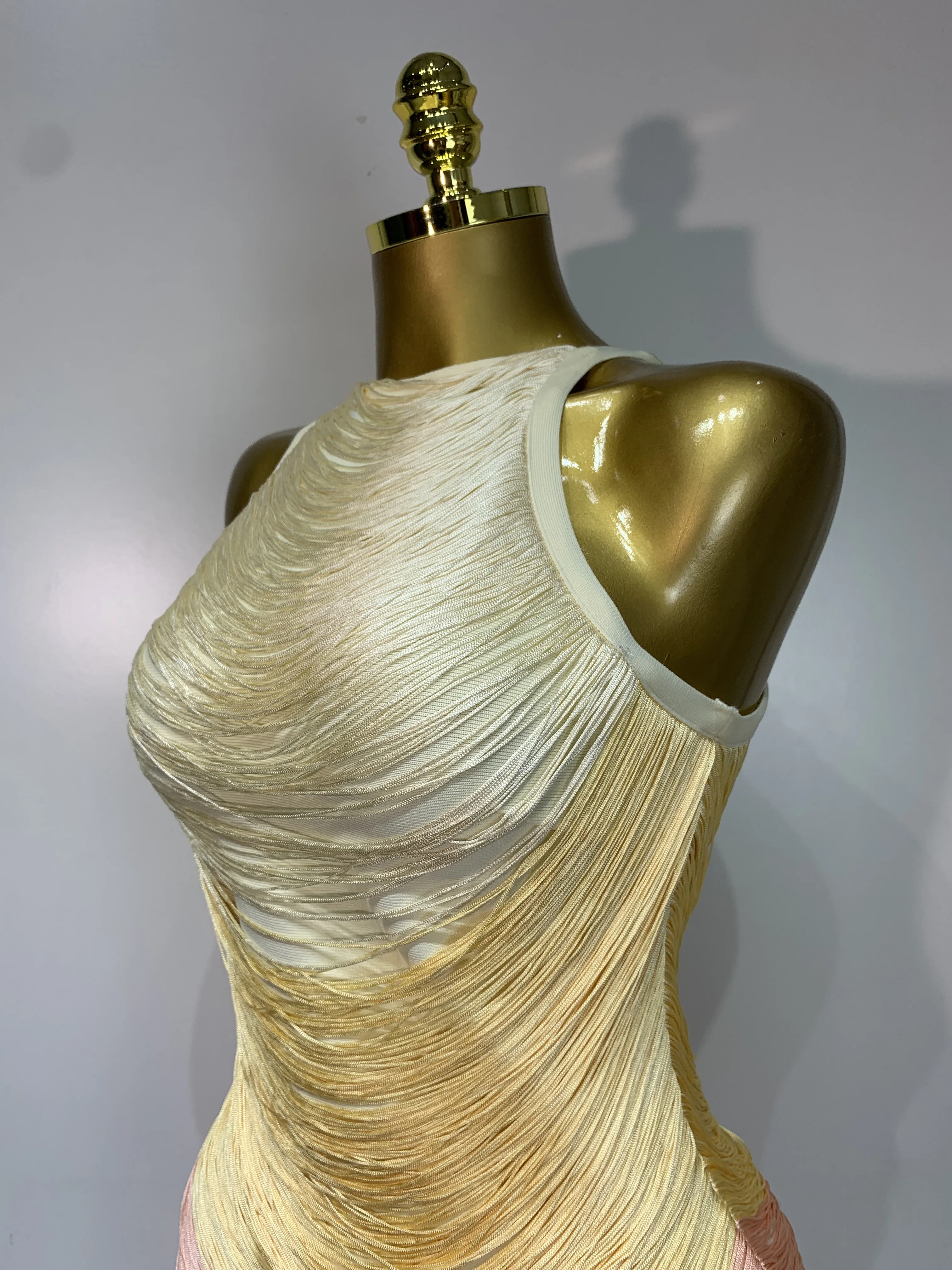 Women Sexy O Neck Sleeveless Gradient Tassel Mini Bodycon Bandage Dress Celebrity Elegant Evening Club Party Cocktail Dress