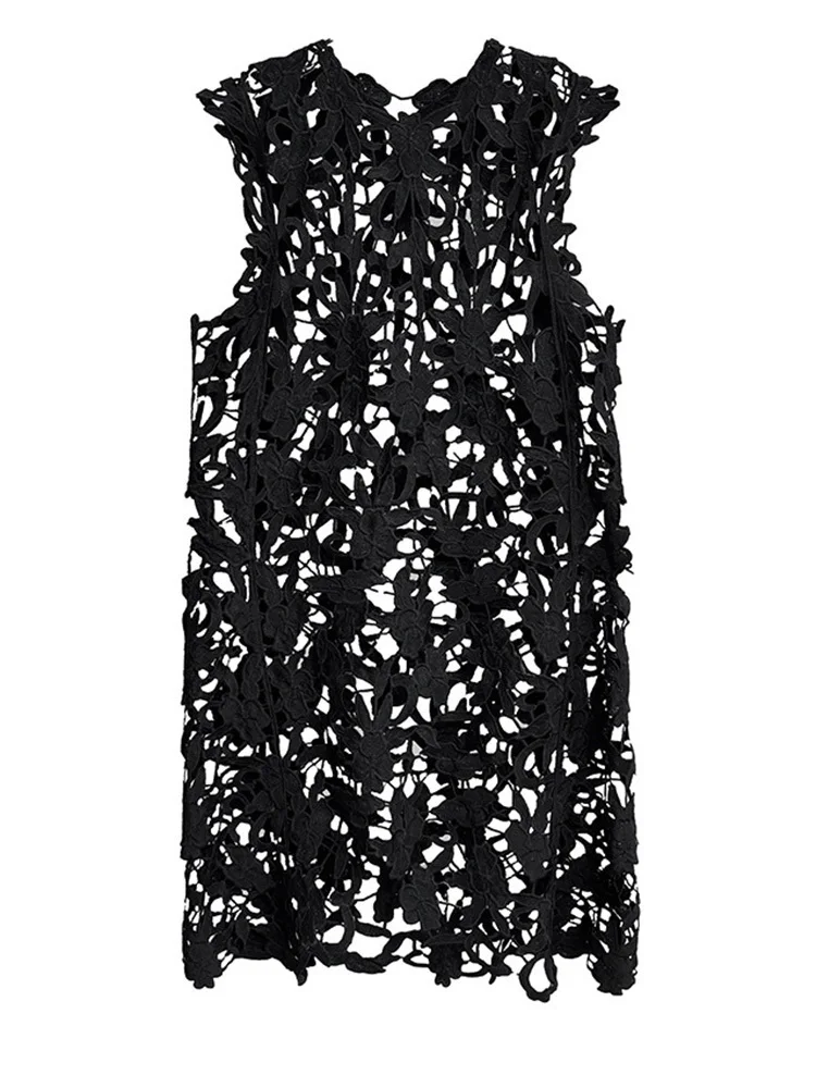 [EAM] Women Black Lace Hollow Out Perspective Big Size Dress New Round Neck Sleeveless Fashion Tide Spring Summer 2026 1DJ0243