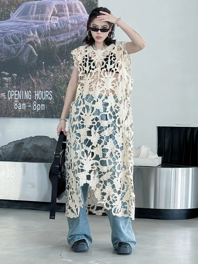 [EAM] Women Black Lace Hollow Out Perspective Big Size Dress New Round Neck Sleeveless Fashion Tide Spring Summer 2026 1DJ0243