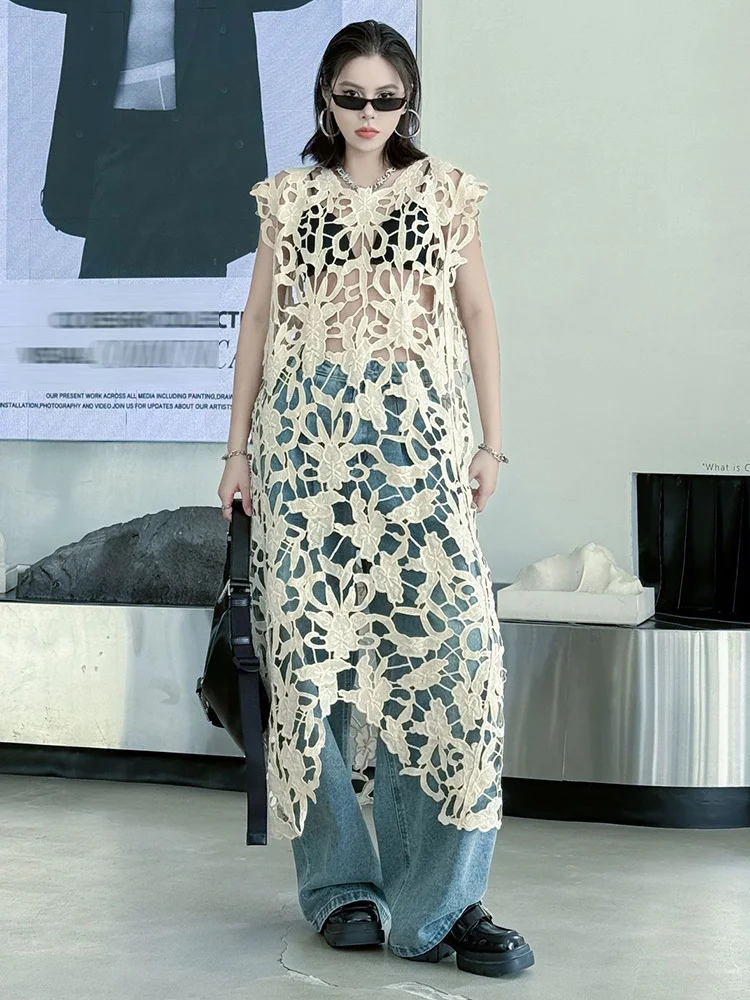 [EAM] Women Black Lace Hollow Out Perspective Big Size Dress New Round Neck Sleeveless Fashion Tide Spring Summer 2026 1DJ0243