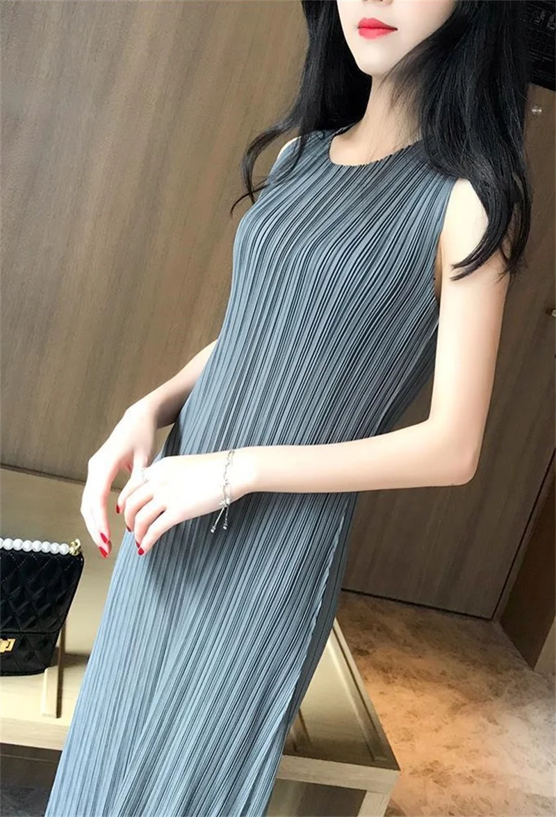 High-grade Women Solid Color Vestidos Lady Fashion Pleated Sleeveless Maxi Dress Summer Femme New Round Neck Vest Long Dresses
