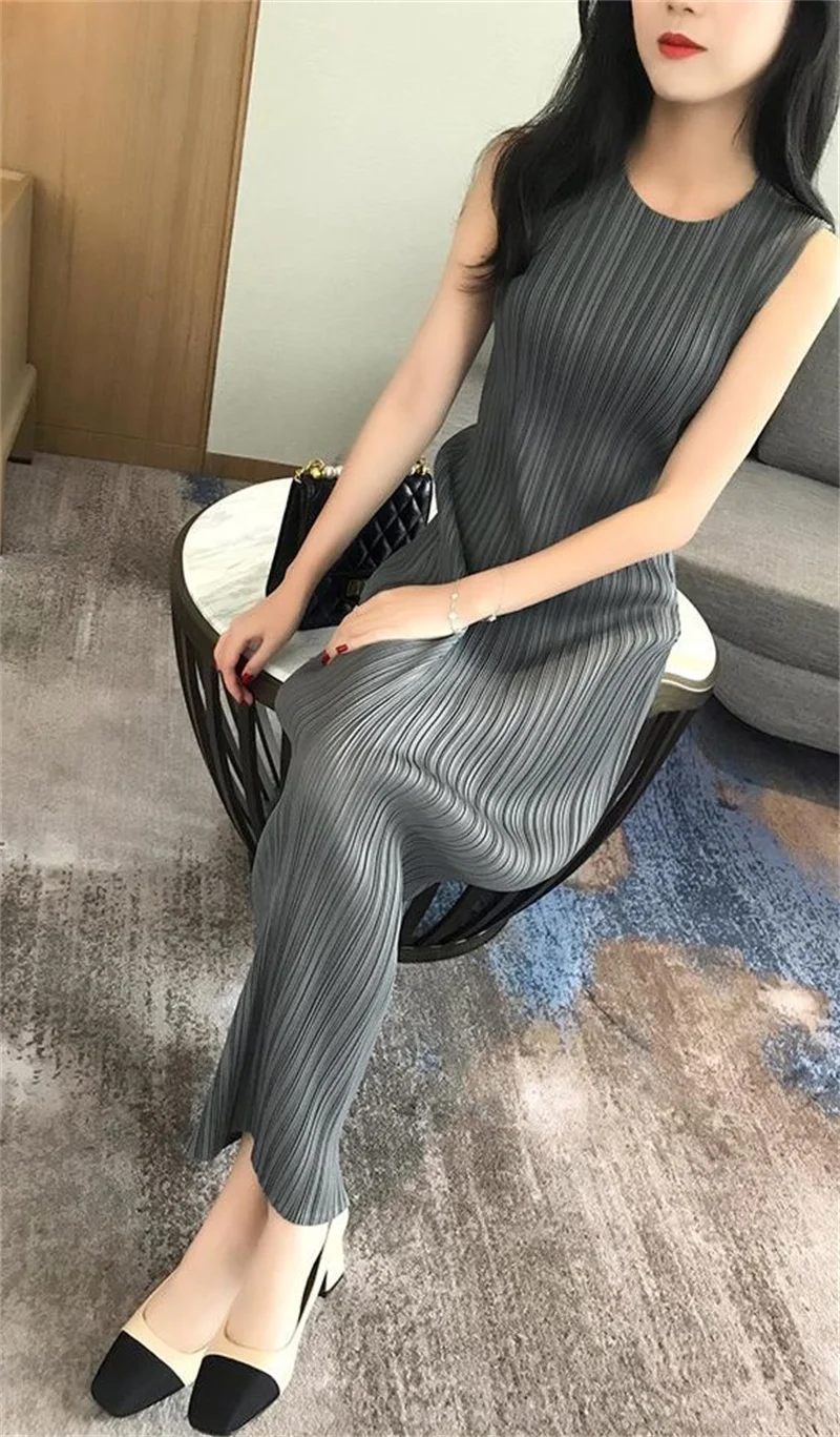 High-grade Women Solid Color Vestidos Lady Fashion Pleated Sleeveless Maxi Dress Summer Femme New Round Neck Vest Long Dresses