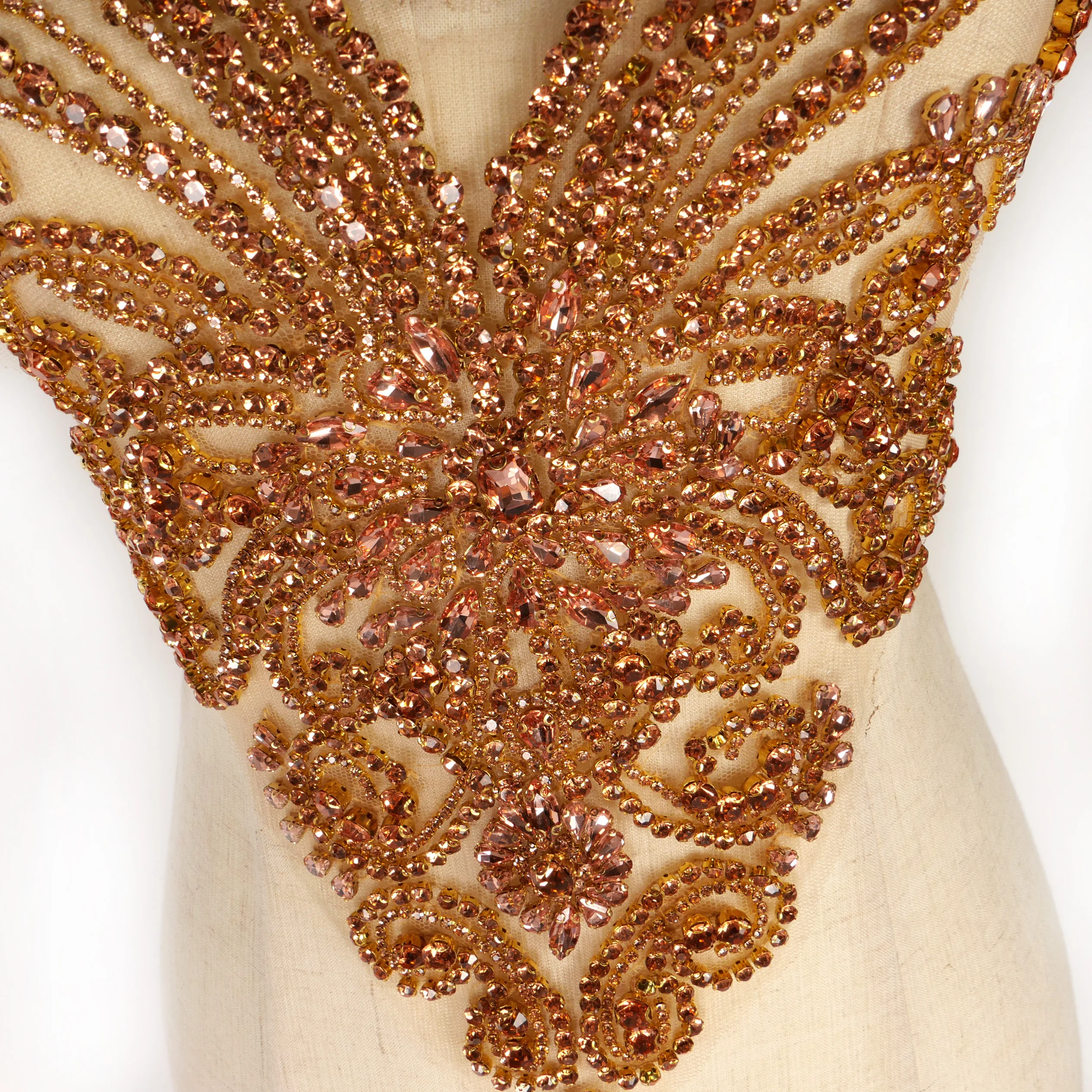 La Belleza beauty hand sewon neck bodice applique,gold silver crystal rhinestone applique Patch for dress accessories