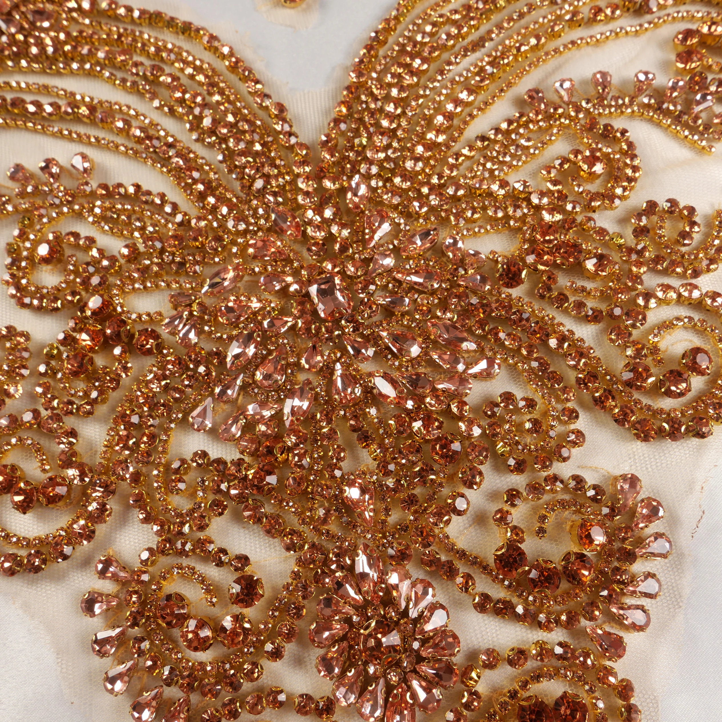 La Belleza beauty hand sewon neck bodice applique,gold silver crystal rhinestone applique Patch for dress accessories
