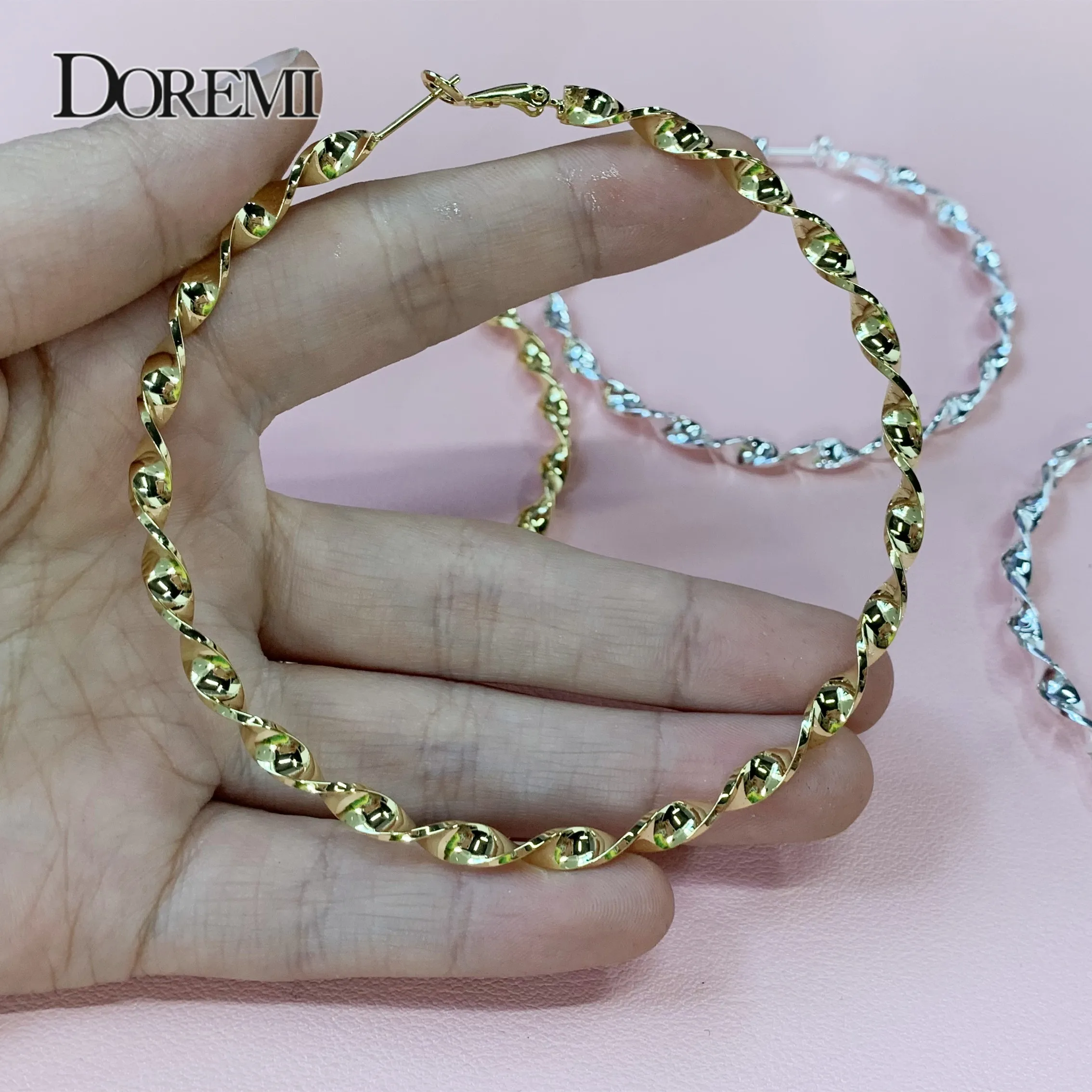 DOREMI 40-90mm Trendy Twist Earrings no name Plain Hopps for Women Female Big earrings Gold Silver Color Color Classic Jewelry