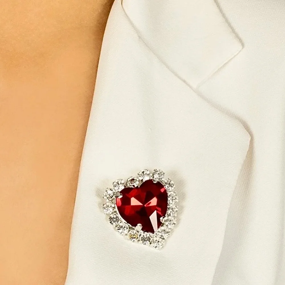 Stonefans Exaggerated Huge Red Crystal Heart Brooches for Women Unisex Love Rhinestone Brooch Pin Safety Clasp Statement Jewelry