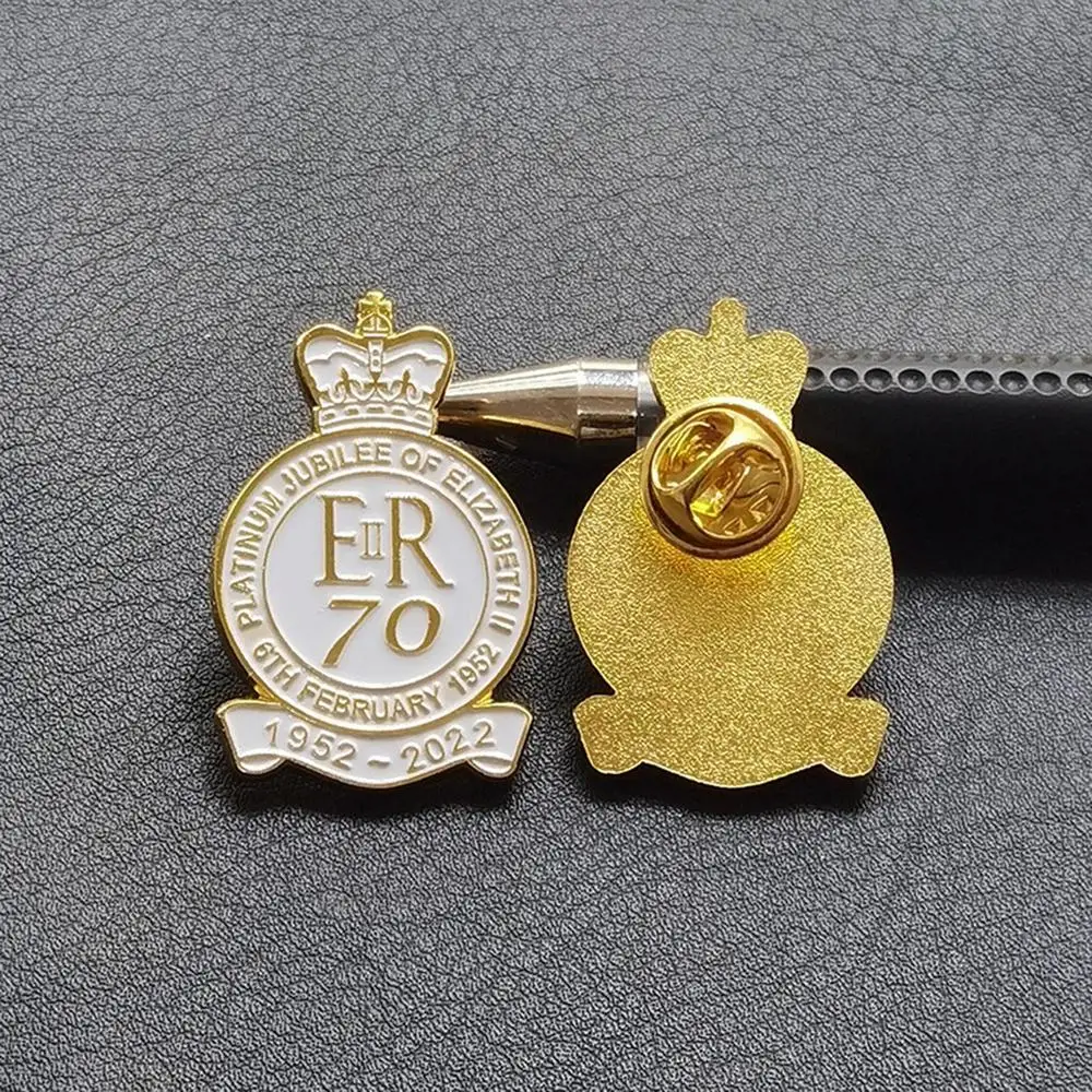 British Queen Elizabeth II Memorial Brooch Commemorate Queen Elizabeth II Pin Badge Brooch Grief Over The Queen 1926-2022