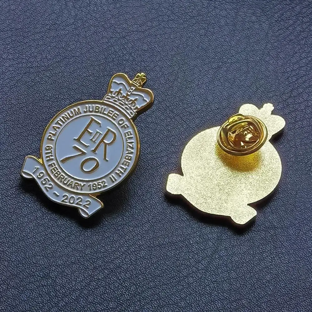 British Queen Elizabeth II Memorial Brooch Commemorate Queen Elizabeth II Pin Badge Brooch Grief Over The Queen 1926-2022