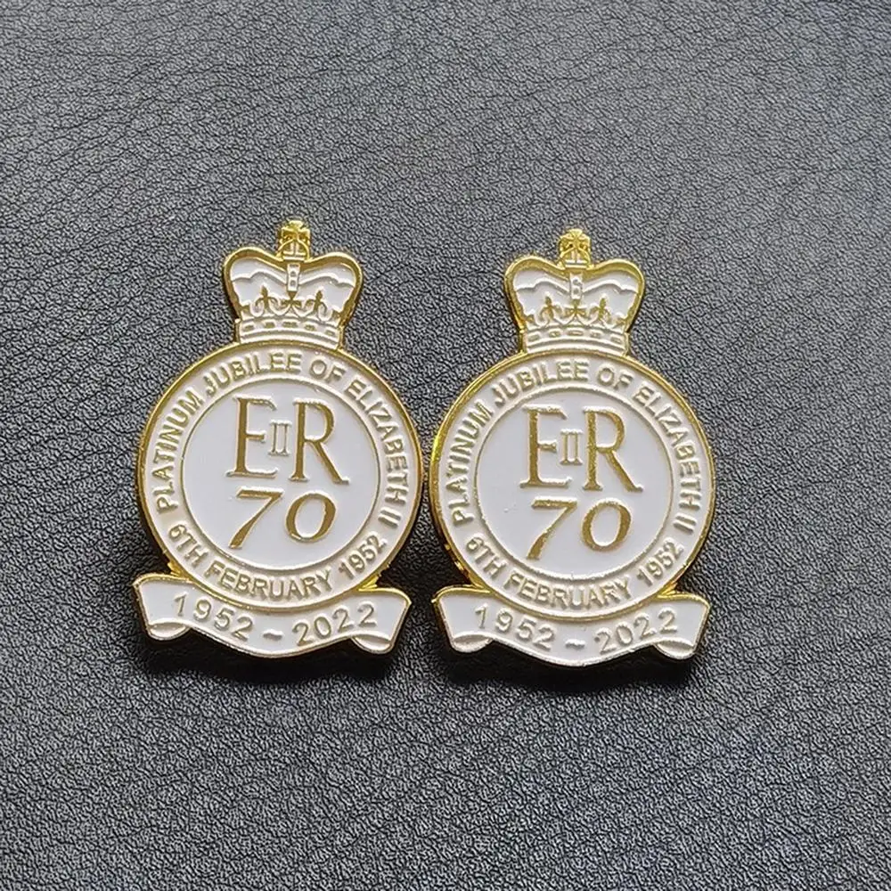British Queen Elizabeth II Memorial Brooch Commemorate Queen Elizabeth II Pin Badge Brooch Grief Over The Queen 1926-2022
