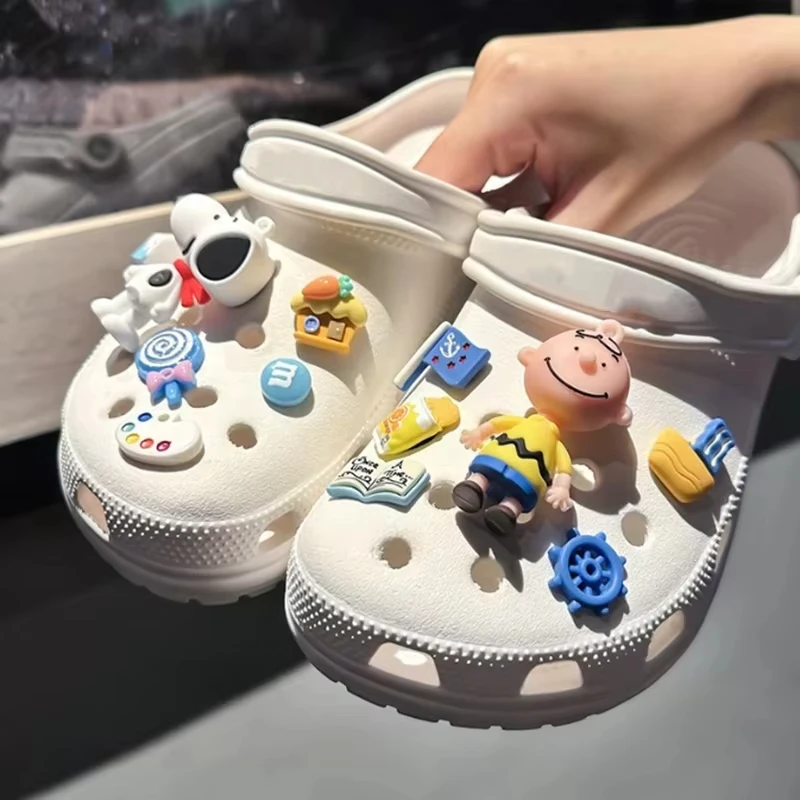 Hot Sale Snoopy Shoe Charms for Clogs 3D DIY Doll Shoe Buckle Decorations Sandals Accessories Party Favors & Gift Set
