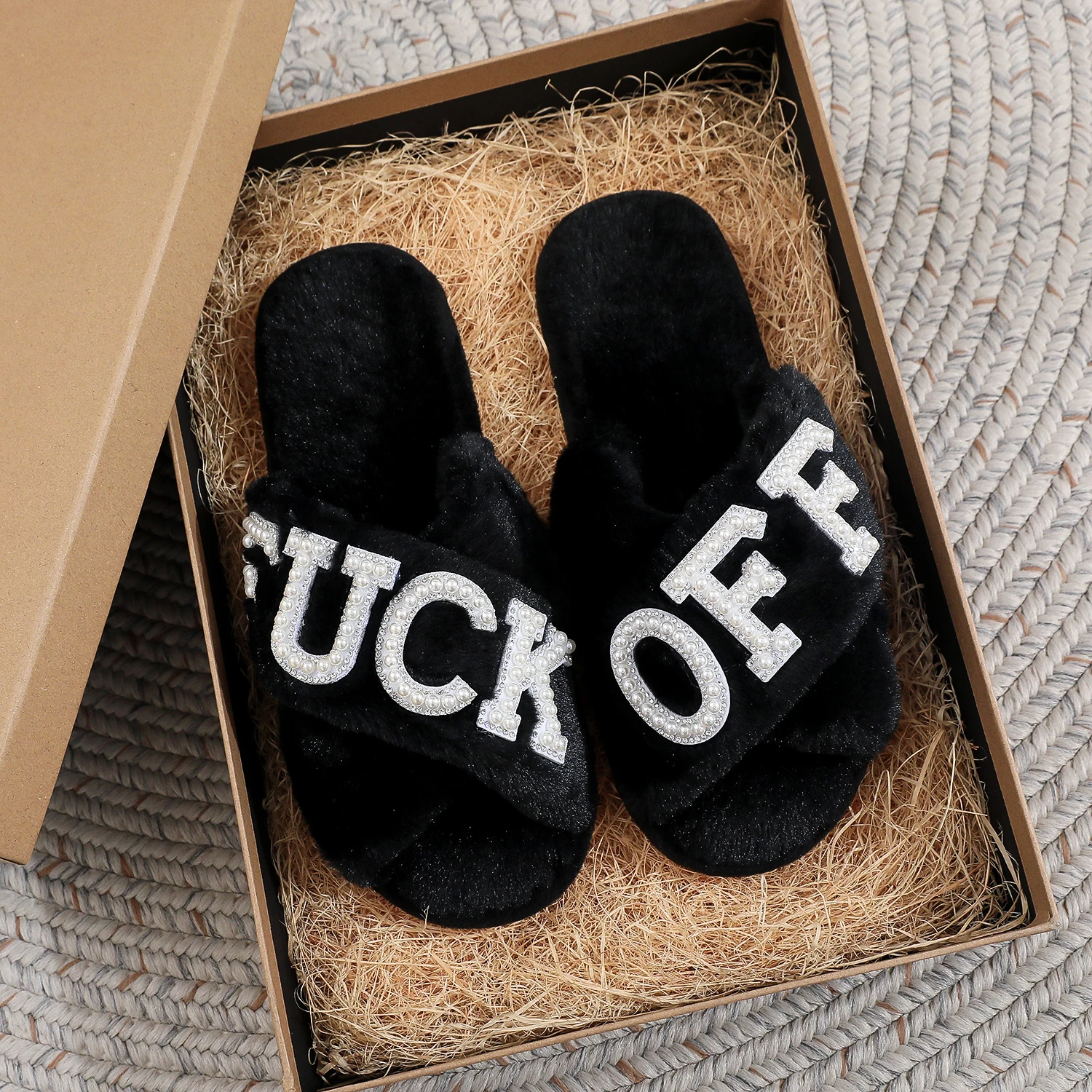 Light Luxury Black Cross-Strap Plush Home Slippers with Pearl Rhinestone Letters, Quirky and Unique, Non-Slip Soft Sole Indoor Slippers, Same Style as European and American Influencers, Women's Warm Thick Plush Bedroom Guest Slippers, Comfortable Plush Slippers