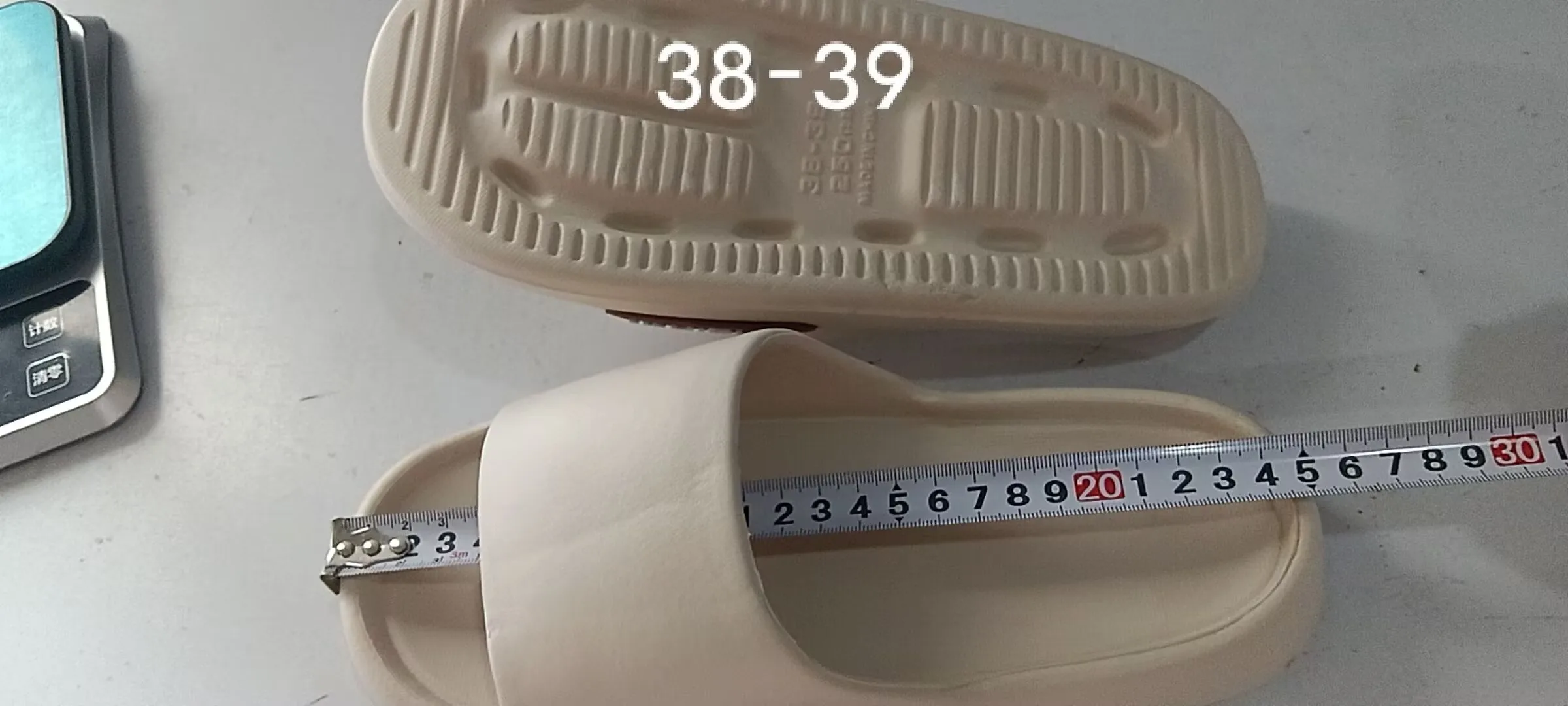 Women Fashion Platform Sandals Thick Bottom Cloud Slippers Letter Print Soft Sole Comfortable Beach Pillow Slides