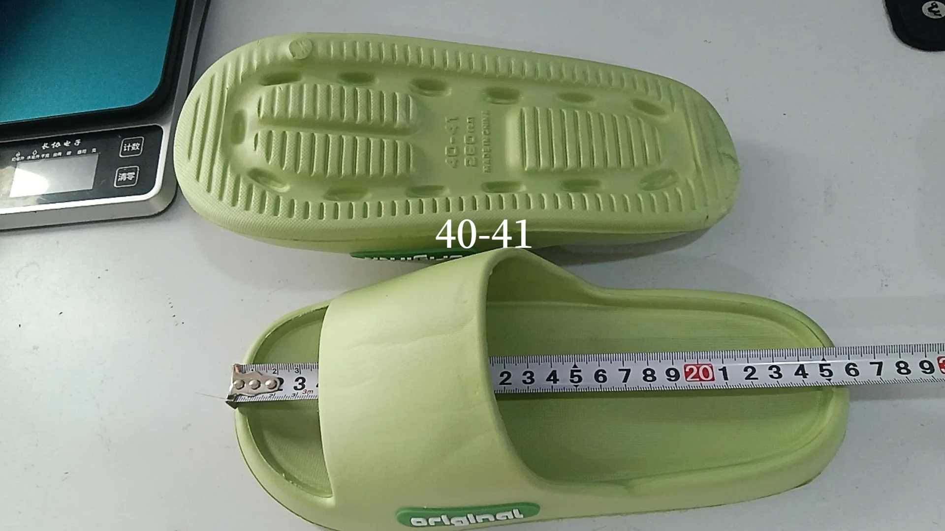 Women Fashion Platform Sandals Thick Bottom Cloud Slippers Letter Print Soft Sole Comfortable Beach Pillow Slides