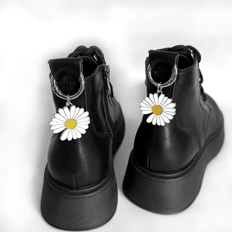 2pcs Daisy Flower Shoe Buckle Design Sunflower Boots Accessory Detachable Pendant Metal Shoe Pendant Boots Heel Decoration Gifts