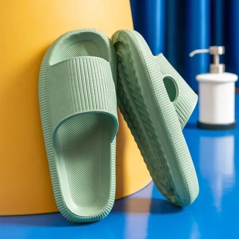 High Quality Women Thick Slippers Indoor Home Eva Soft Sole Pillow Slides Sandals Woman Summer Non Slip Beach Flip Flops New