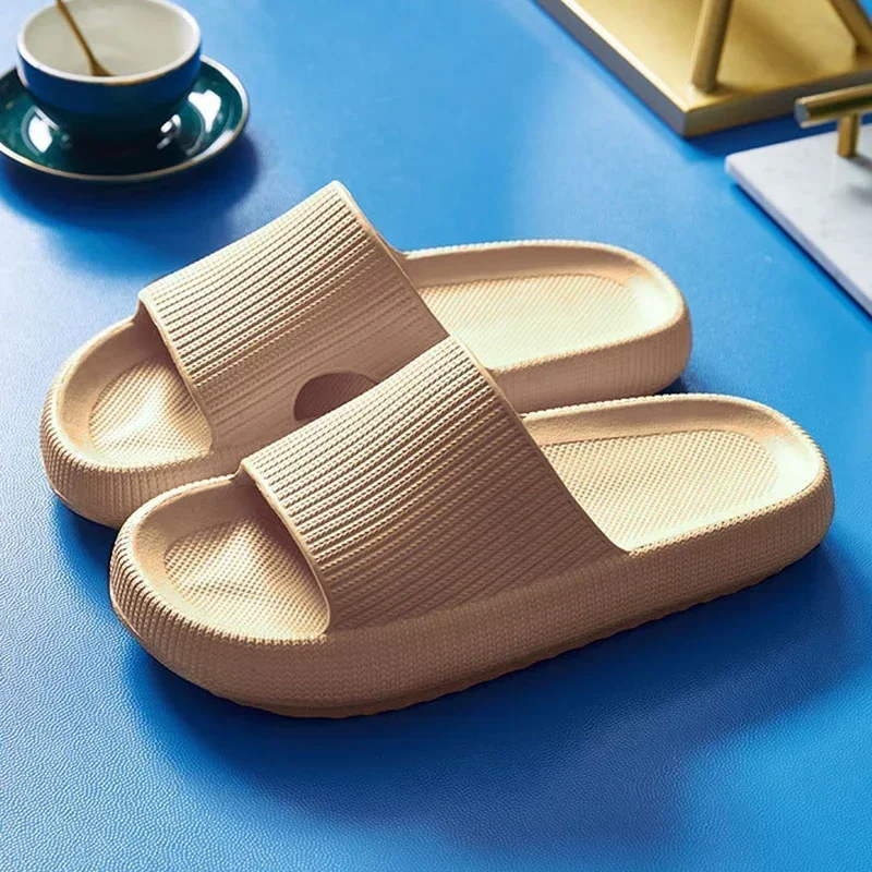 High Quality Women Thick Slippers Indoor Home Eva Soft Sole Pillow Slides Sandals Woman Summer Non Slip Beach Flip Flops New