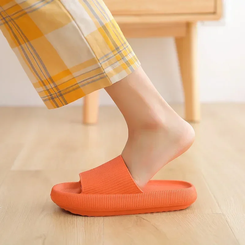 High Quality Women Thick Slippers Indoor Home Eva Soft Sole Pillow Slides Sandals Woman Summer Non Slip Beach Flip Flops New