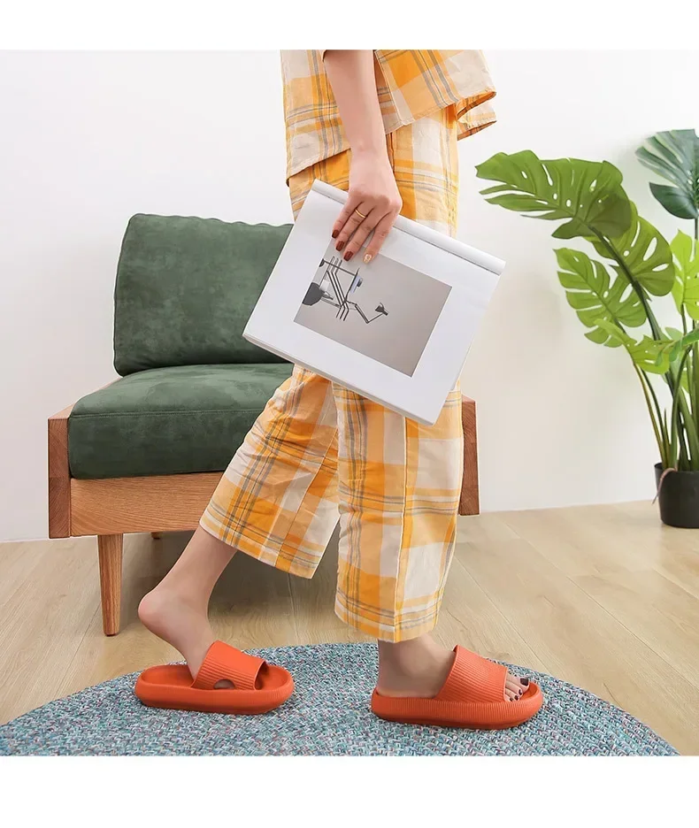 High Quality Women Thick Slippers Indoor Home Eva Soft Sole Pillow Slides Sandals Woman Summer Non Slip Beach Flip Flops New