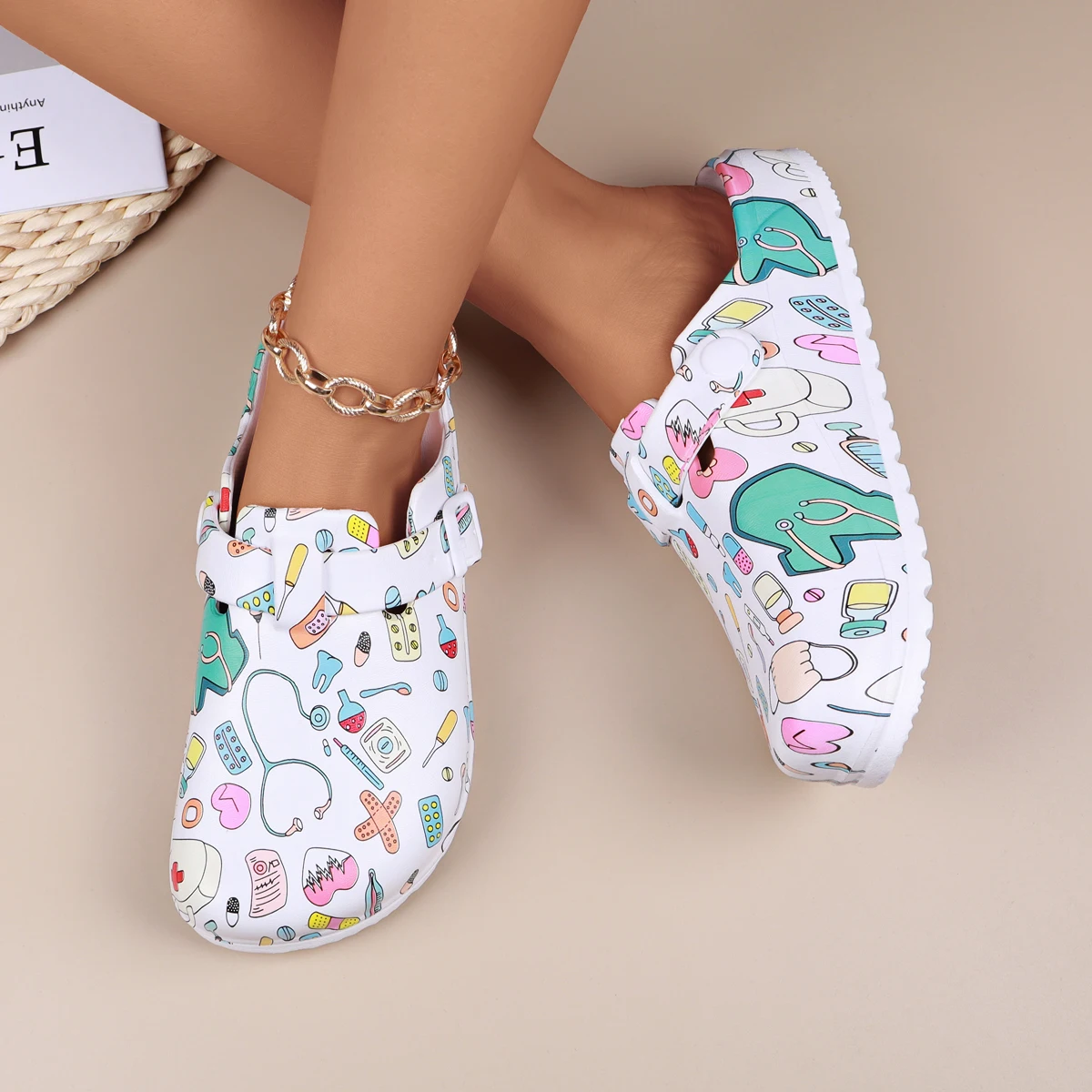 Women Cartoon Printing Mule Clogs Adjustable Buckle Nurse Shoes Non-Slip Closed Toe Comfort Indoor Slippers for Beach & Garden