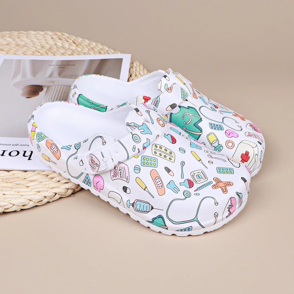 Women Cartoon Printing Mule Clogs Adjustable Buckle Nurse Shoes Non-Slip Closed Toe Comfort Indoor Slippers for Beach & Garden