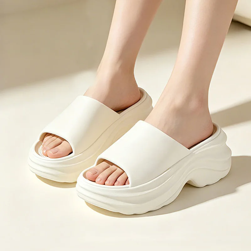 Women's EVA Platform Slippers Women Thick Sole Non Slip Beach Slides Sandals For Women Summer Soft Sole Wedge Heel Slipper
