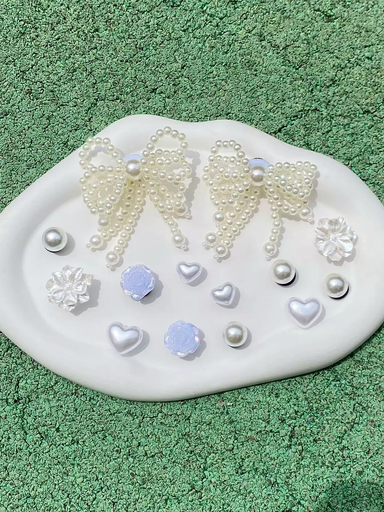 14 pieces of pearl bows, hearts, ABS pearls, roses, flower shoe buckles DIY decorations, multi-functional shoe clip accessories