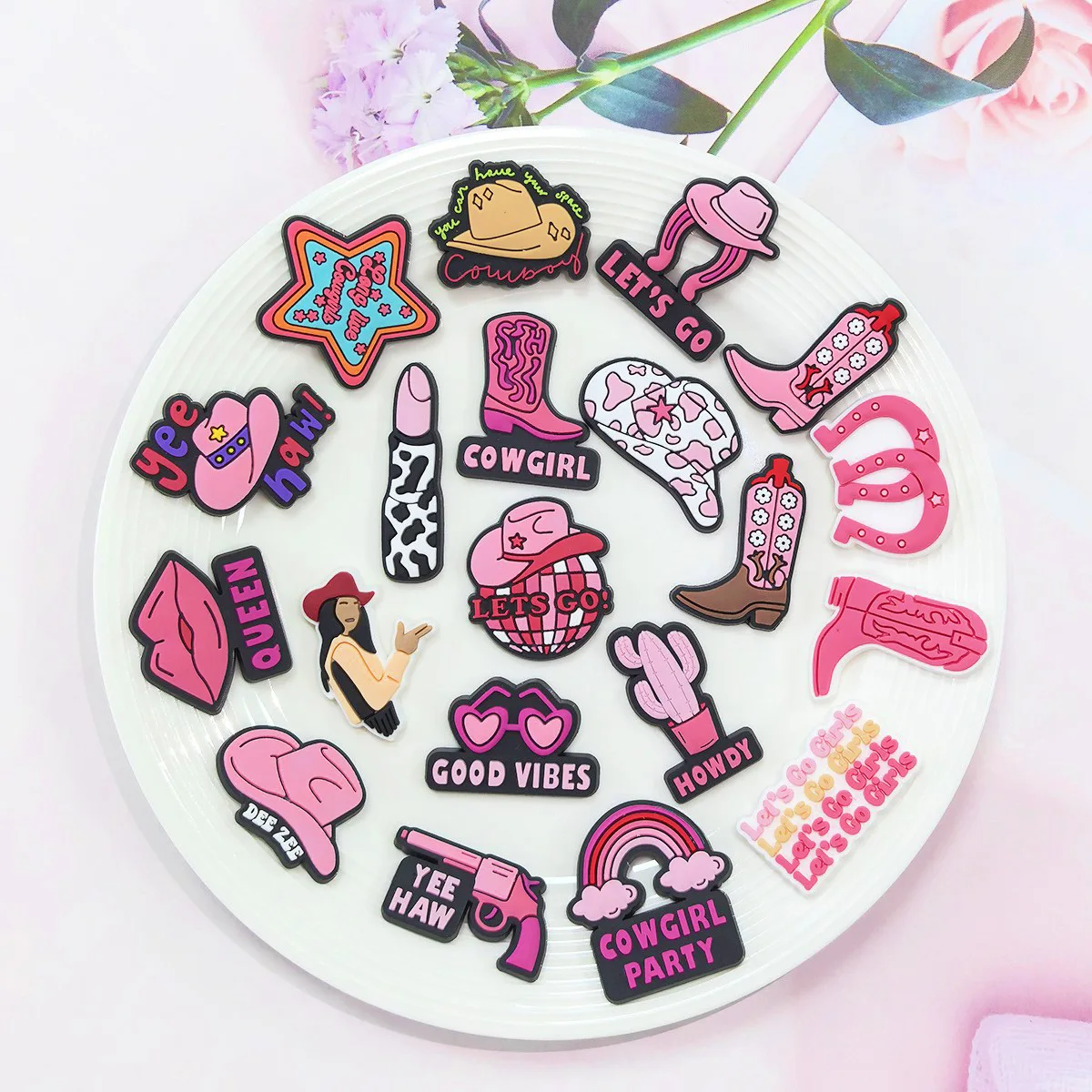Random 10-100Pcs Pink Series Shoe Charms , PVC Shoe Decorations Accessories for Christmas, Birthday, Party, Gift Shoes Pins