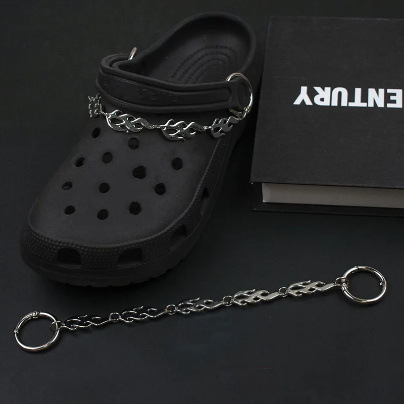 New Designer Shoe Charms Chain Fashion Gift Punk Pendant Metal Buckle Hip Hop Shoe Decoration Accessories For 2024 Hot