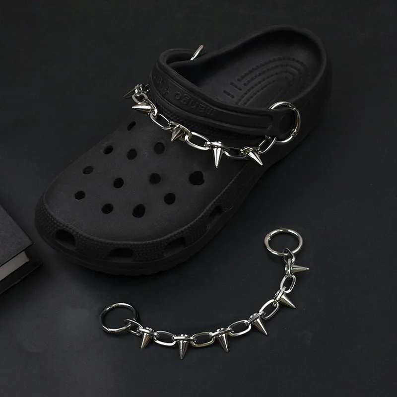 New Designer Shoe Charms Chain Fashion Gift Punk Pendant Metal Buckle Hip Hop Shoe Decoration Accessories For 2024 Hot