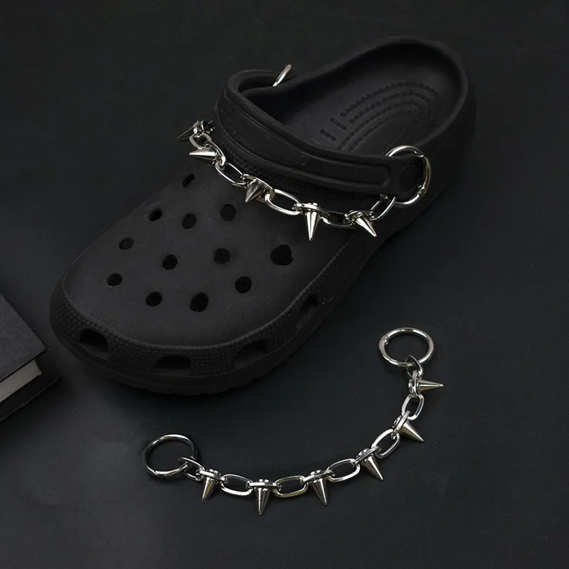 New Designer Shoe Charms Chain Fashion Gift Punk Pendant Metal Buckle Hip Hop Shoe Decoration Accessories For 2024 Hot