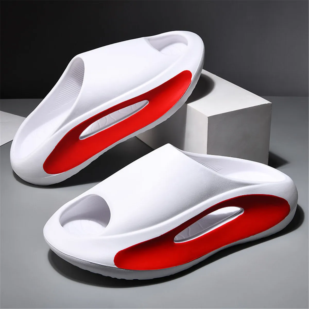 Summer Women Men Super Soft Super Fire Non-slip New Beach Slippers Wear-resistant Trendy Fashion All-match Comfort Summer Main